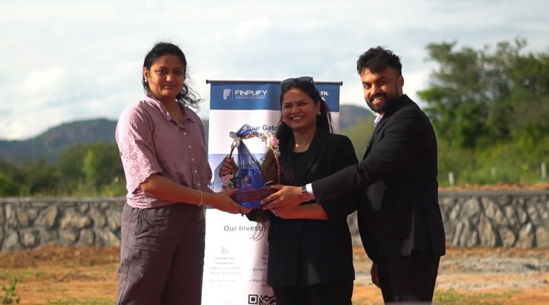 Finplify members at a community event